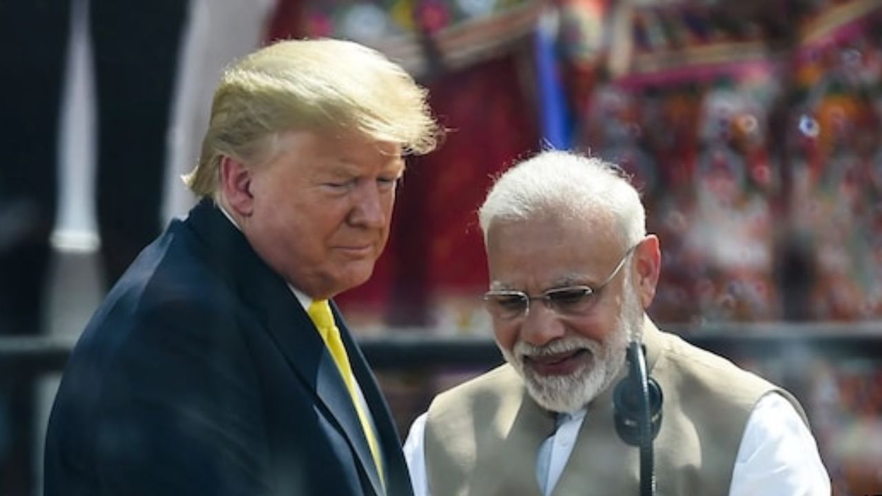 Trump Warns India: భారత్ పై టారిఫ్ లు ఇంకా పెంచుతాం… మోదీకి తెలుసు నేను సంతోషంగా లేనని
