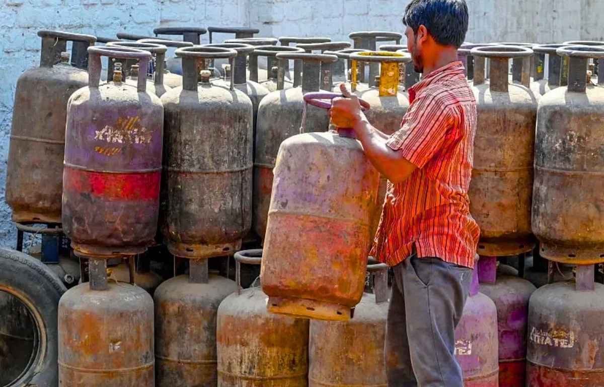 వాణిజ్య, పారిశ్రామిక ఎల్‌పీజీ (LPG) సరఫరాను పూర్తిగా పునరుద్ధరించిన కేంద్రం